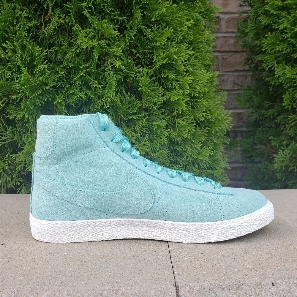 NEW Nike Boys High Top Sneakers Teal 6Y, 6.5Y